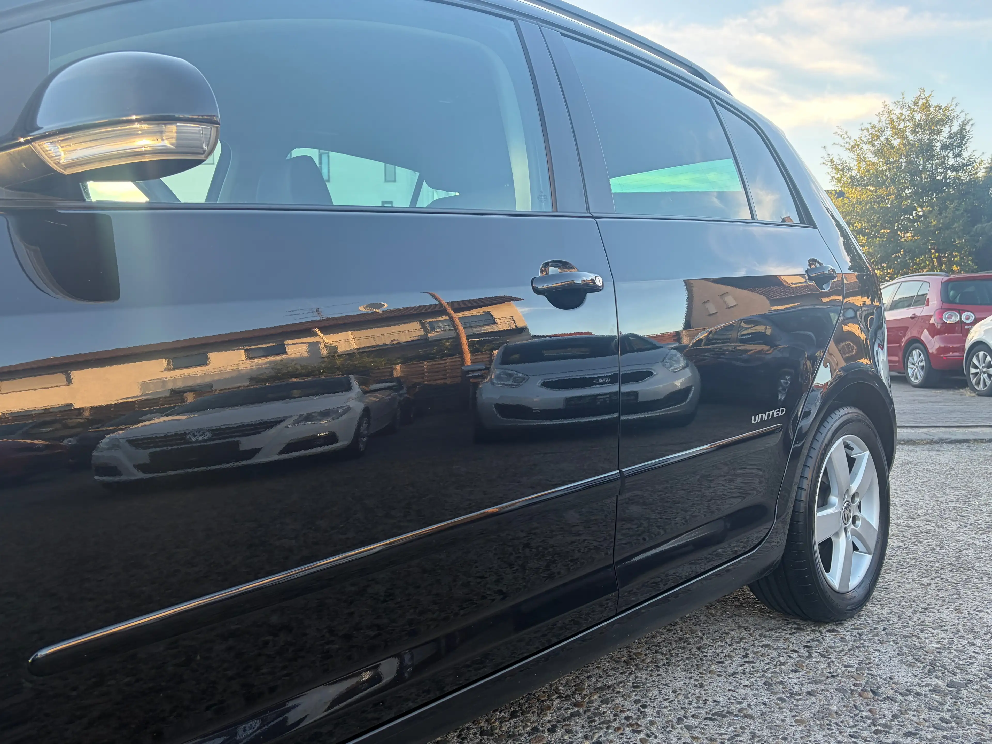 Volkswagen Golf Plus Automatik*2.Hand*SHZ*HU/AU Neu*AHK*PDC*Temp.* — photo 3
