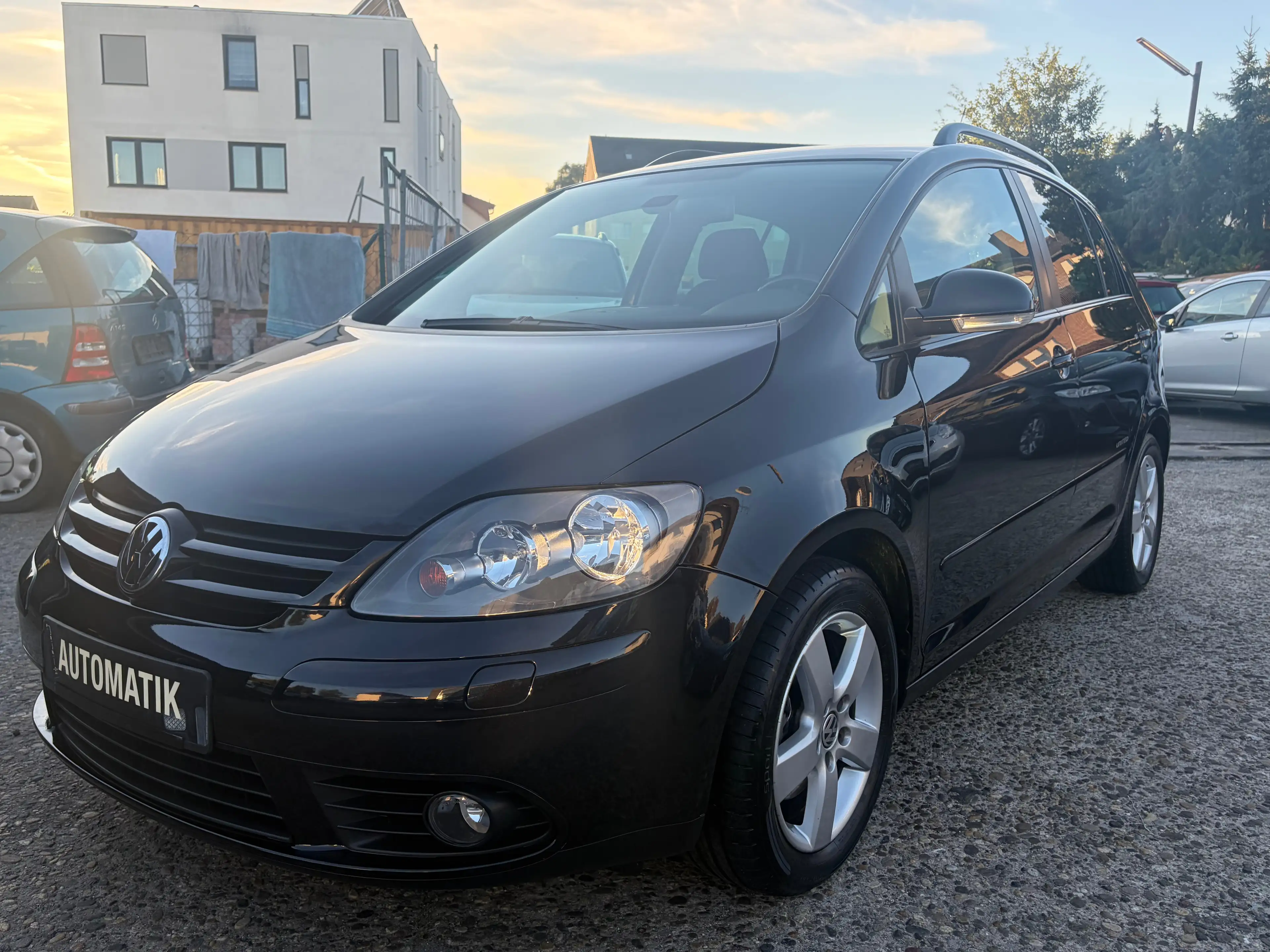 Volkswagen Golf Plus Automatik*2.Hand*SHZ*HU/AU Neu*AHK*PDC*Temp.*