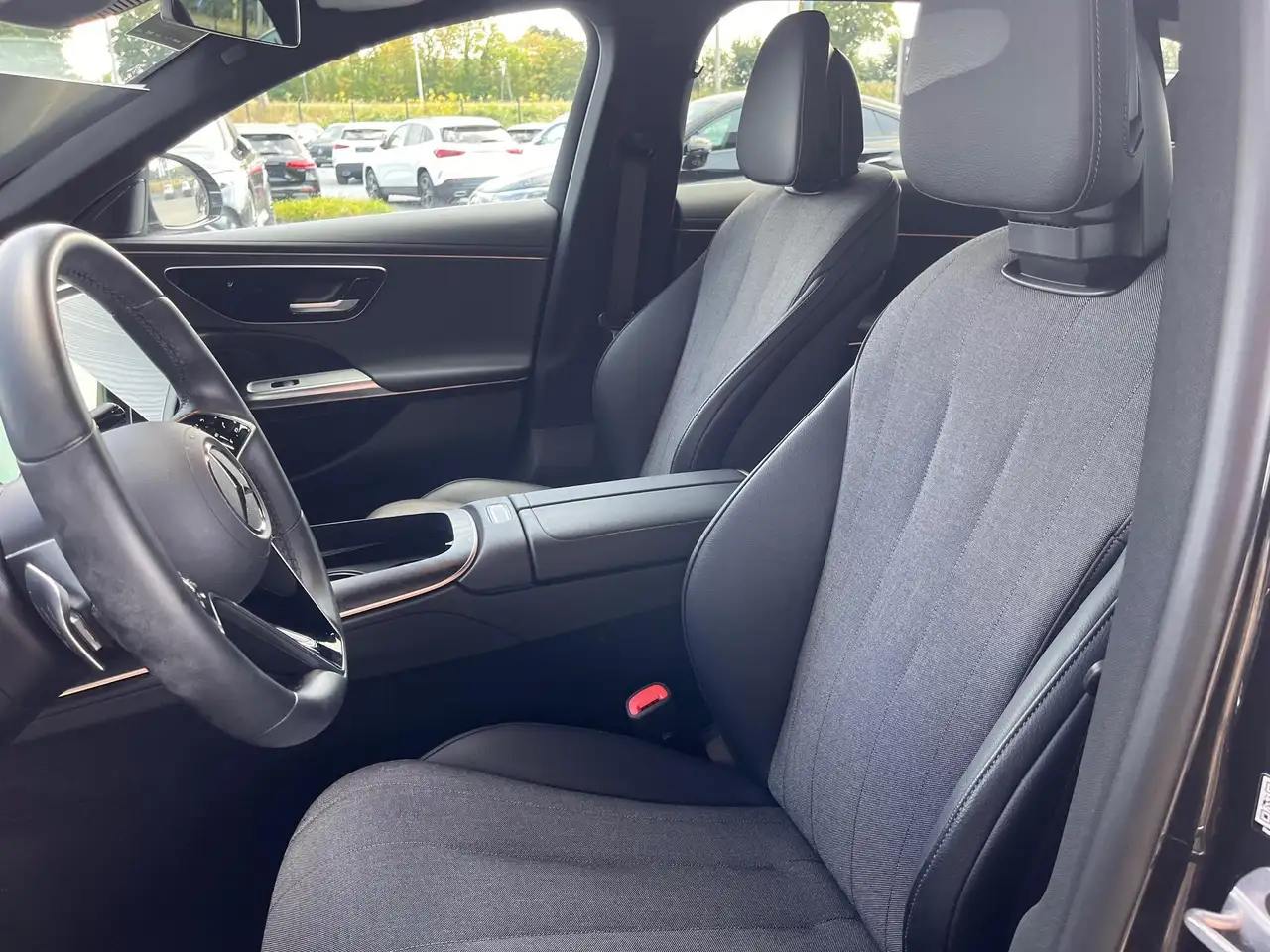 Mercedes-Benz E-Class de 4MATIC, миниатюра 17