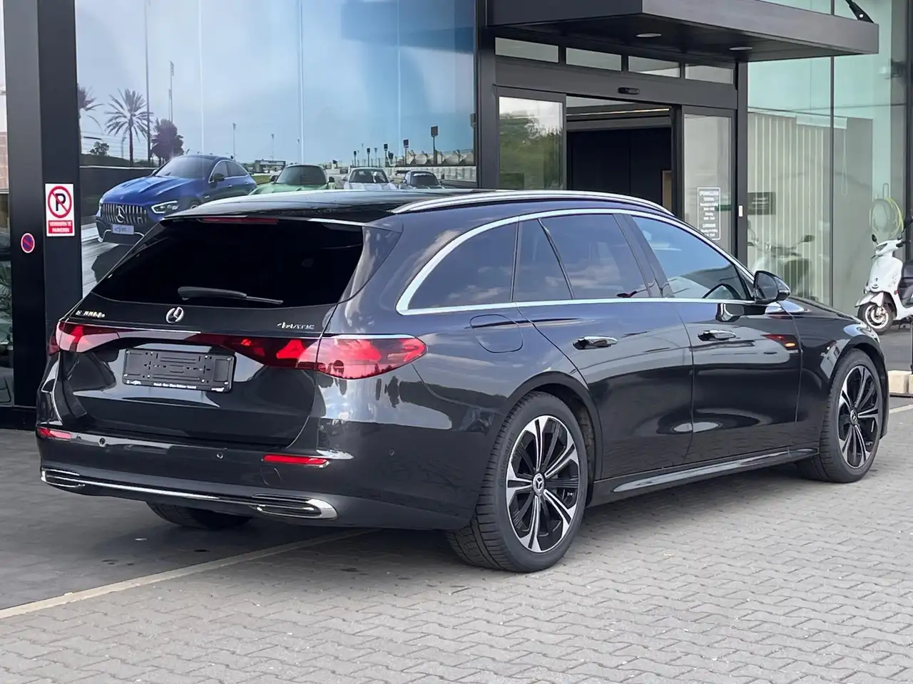 Mercedes-Benz E-Class de 4MATIC, миниатюра 3