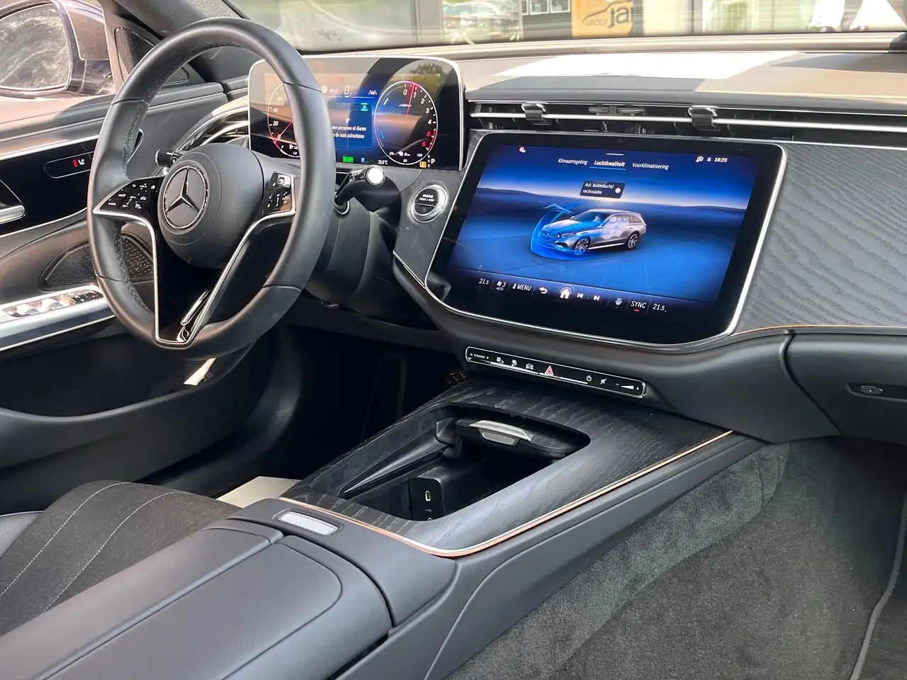 Mercedes-Benz E-Class de 4MATIC, миниатюра 20
