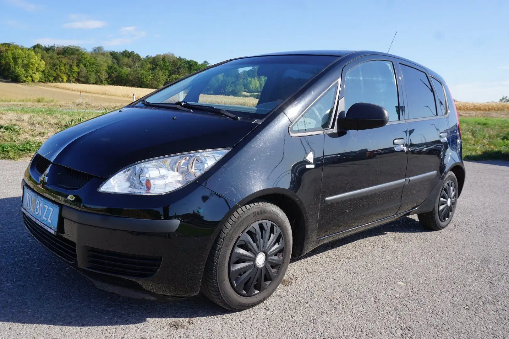 Mitsubishi Colt 1.1 Motion Schwarz - 2