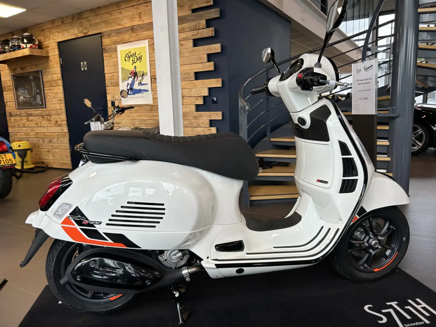 Vespa GTS Super Sport 125 Blanco - 1