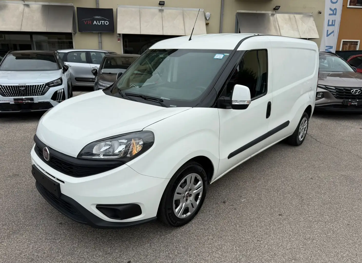 Fiat Doblo Cargo Maxi PL 1.6 mjt 16v Lounge120cv NAVI CRUISE Bianco - 1