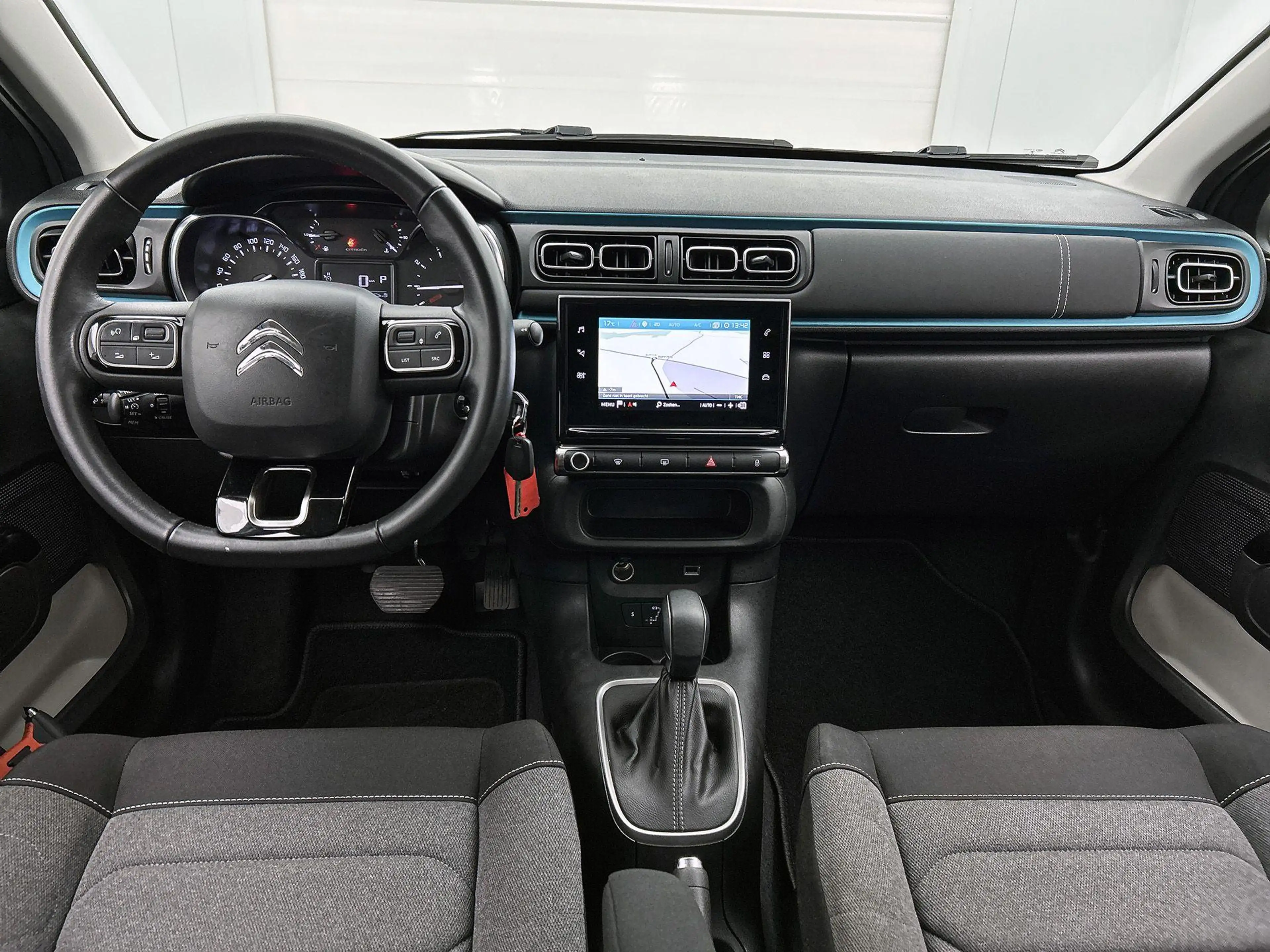 Citroen C3 1.2 110pk Shine Automaat | Navigatie | Climate Con — photo 11