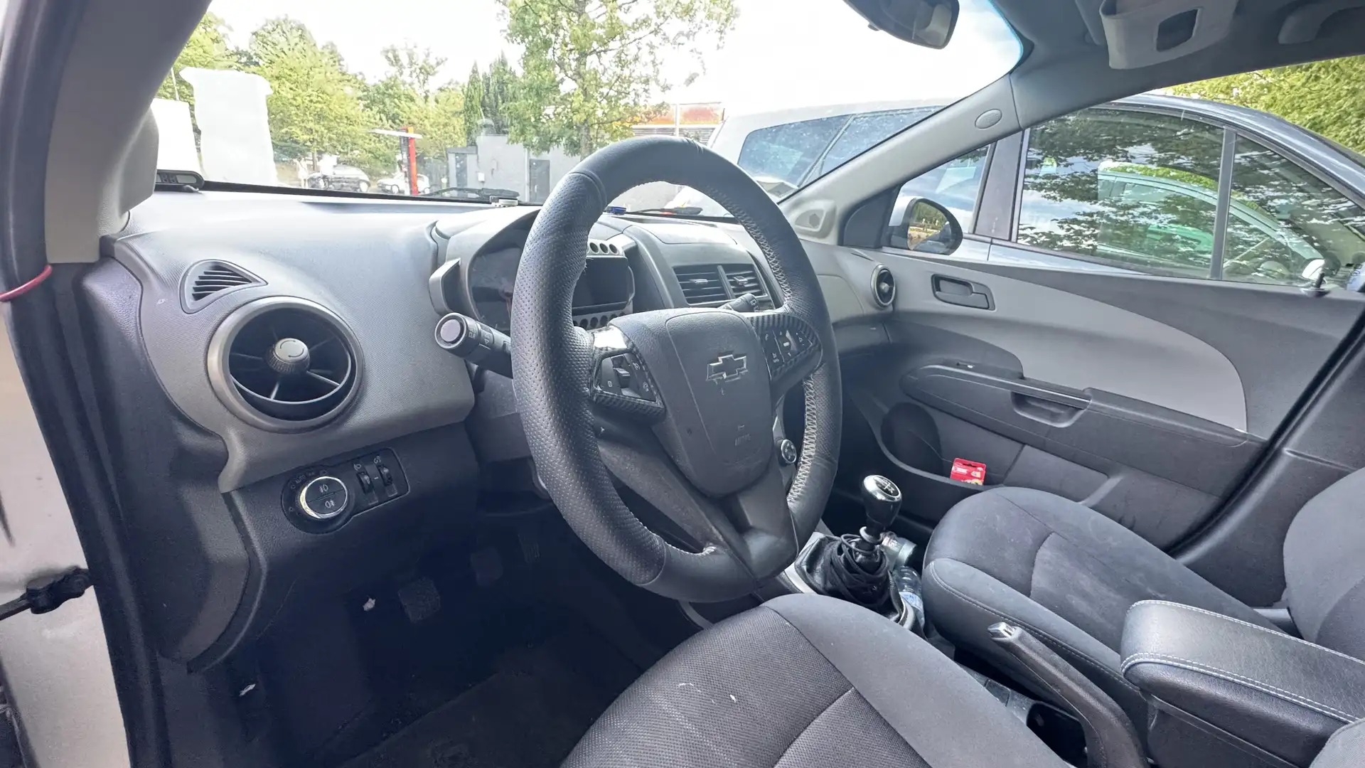 Chevrolet Aveo Aveo 1.4 16v 100ch LTZ Srebrny - 2