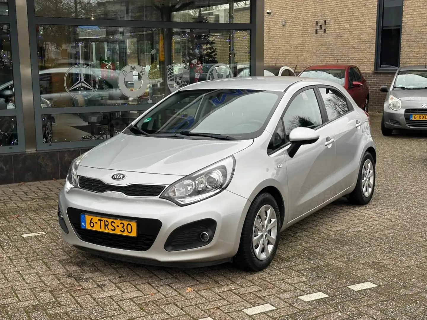 Kia Rio 1.2 CVVT BUSINESSL. Navi Airco Trekhaak Gris - 2