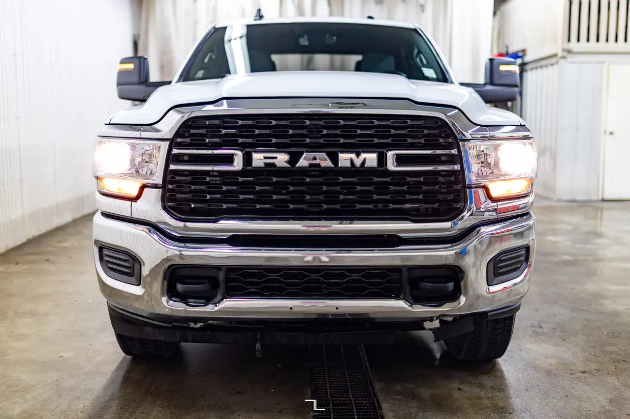 RAM 2500 снимка RAM 2500