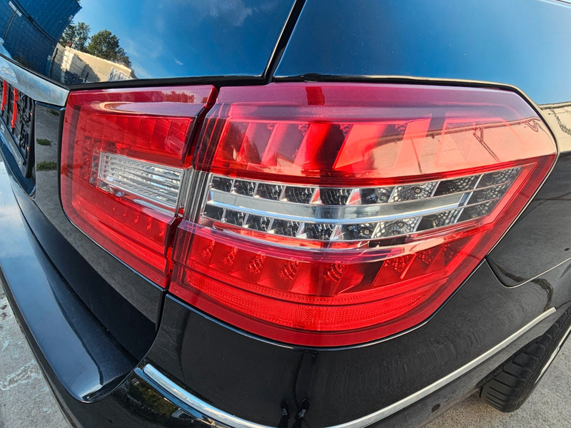 Mercedes-Benz E 200 CGI — photo 14