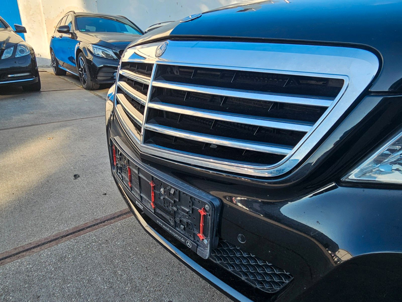 Mercedes-Benz E 200 CGI — photo 11