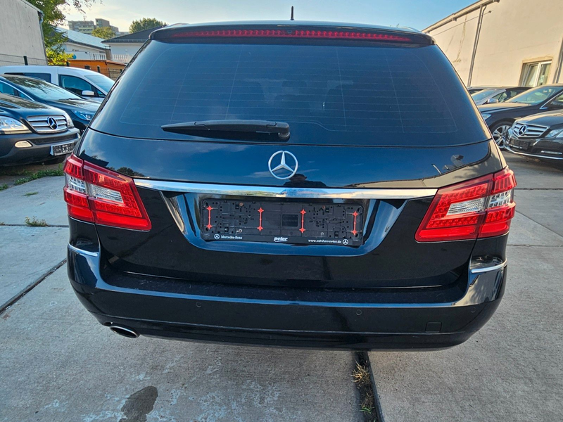 Mercedes-Benz E 200 CGI — photo 6