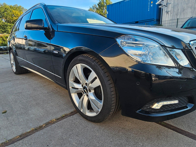 Mercedes-Benz E 200 CGI — photo 13