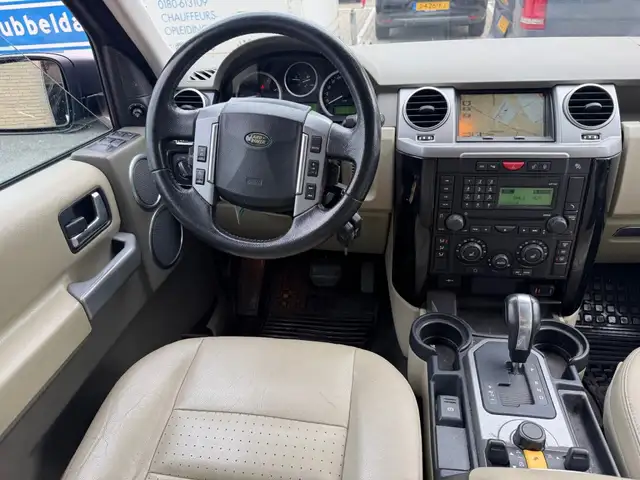 Land Rover Discovery view 2