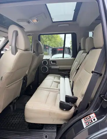 Land Rover Discovery view 12