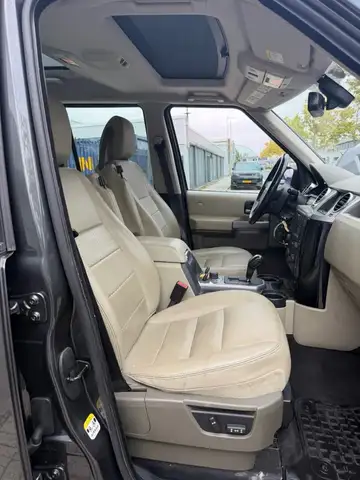 Land Rover Discovery view 9