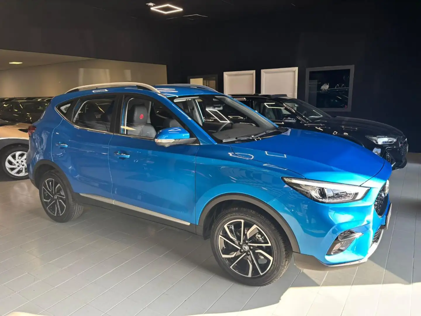 MG ZS 1.5 VTi-tech Luxury Nuova (Vari Colori) Blauw - 1