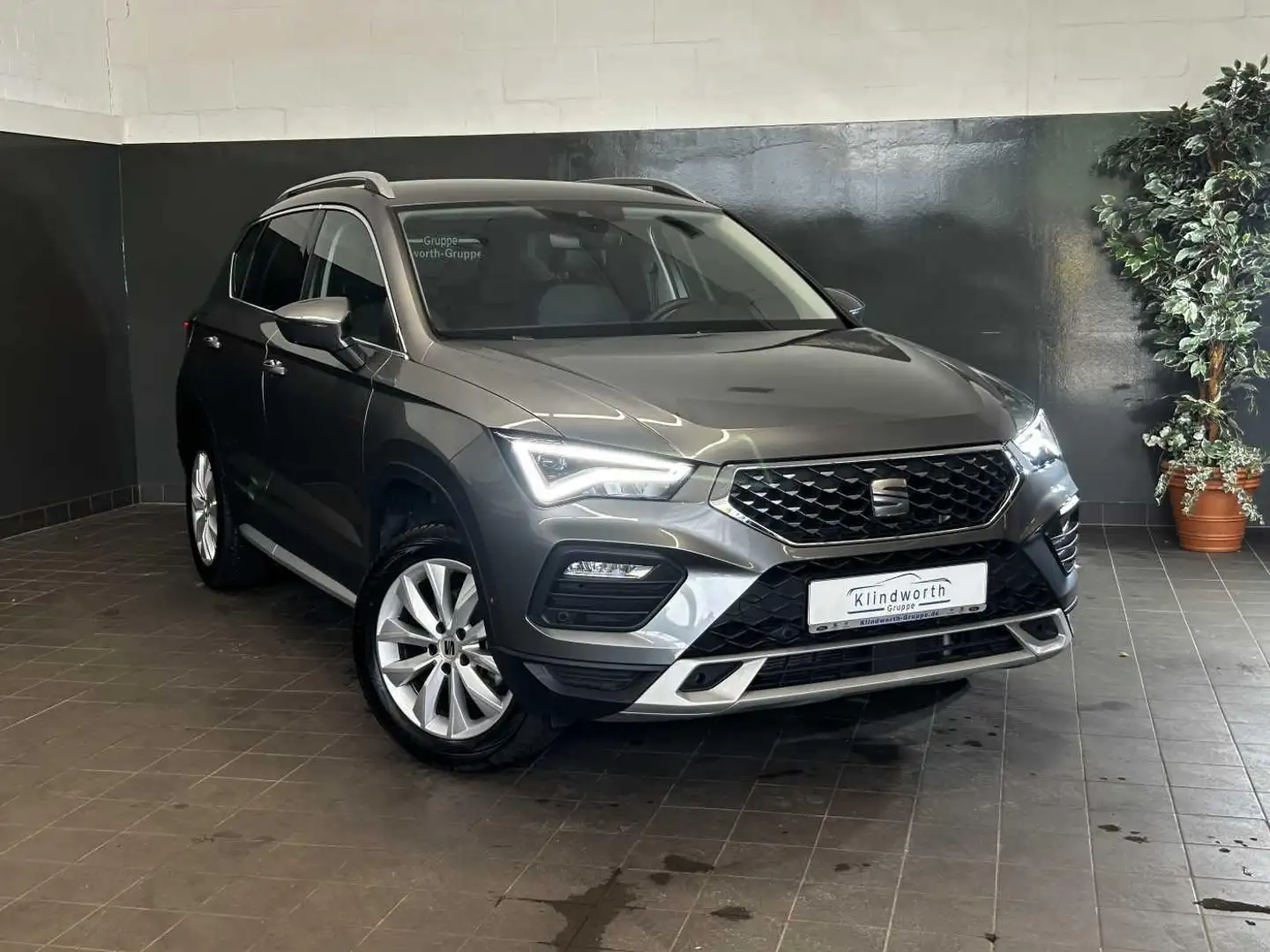 SEAT Ateca 1.5 TSI DSG Xperience +AHK+GJR+iACC Grau - 2