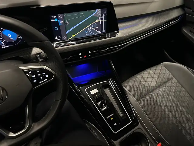 Volkswagen Golf view 19