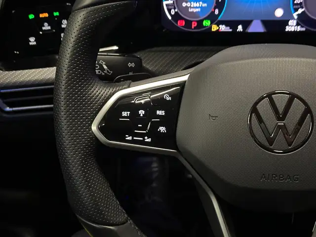 Volkswagen Golf view 17