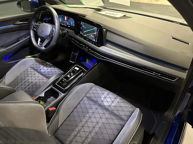 Volkswagen Golf view 11