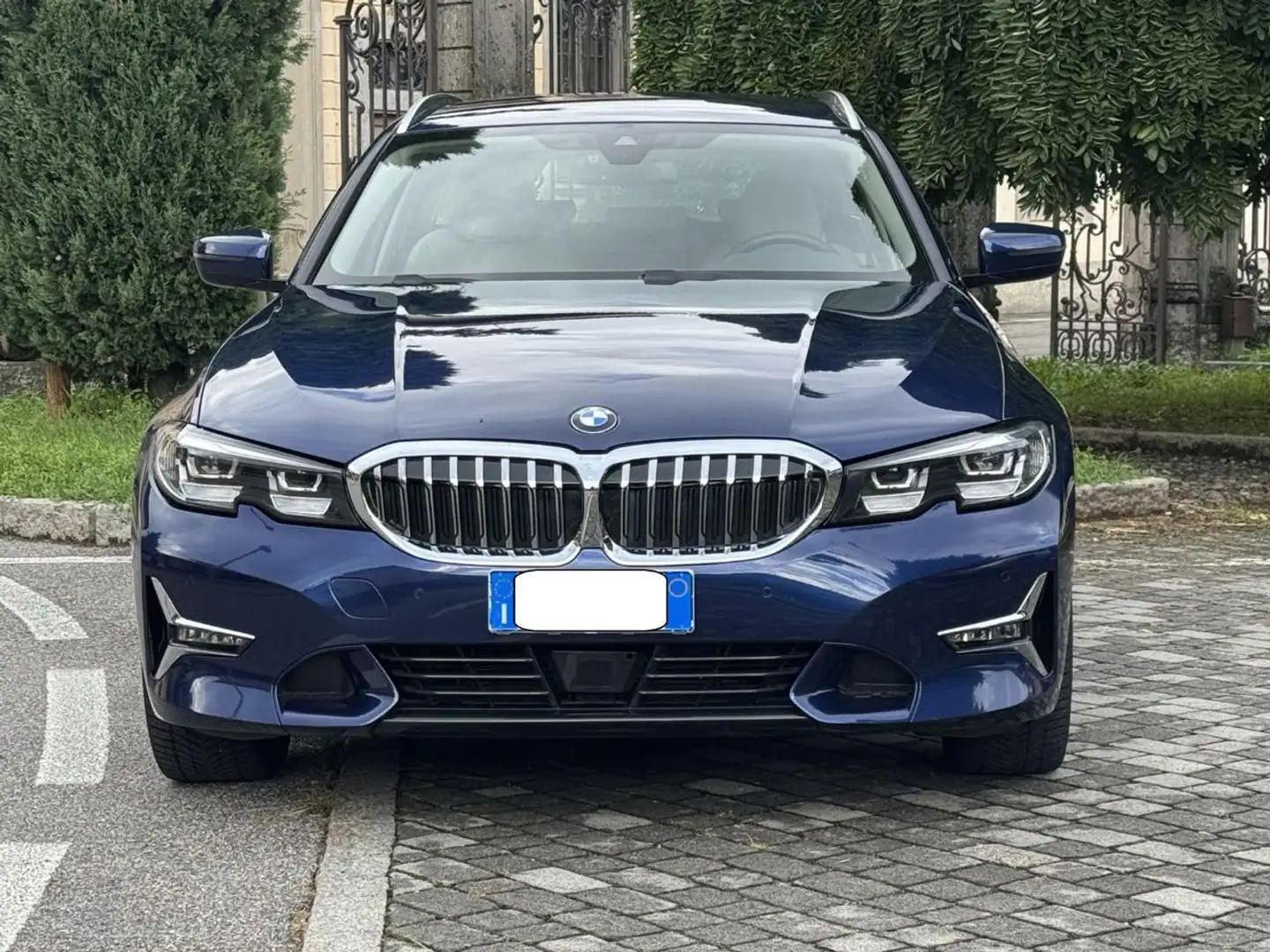 BMW 320 d xDrive Touring Luxury Bleu - 2