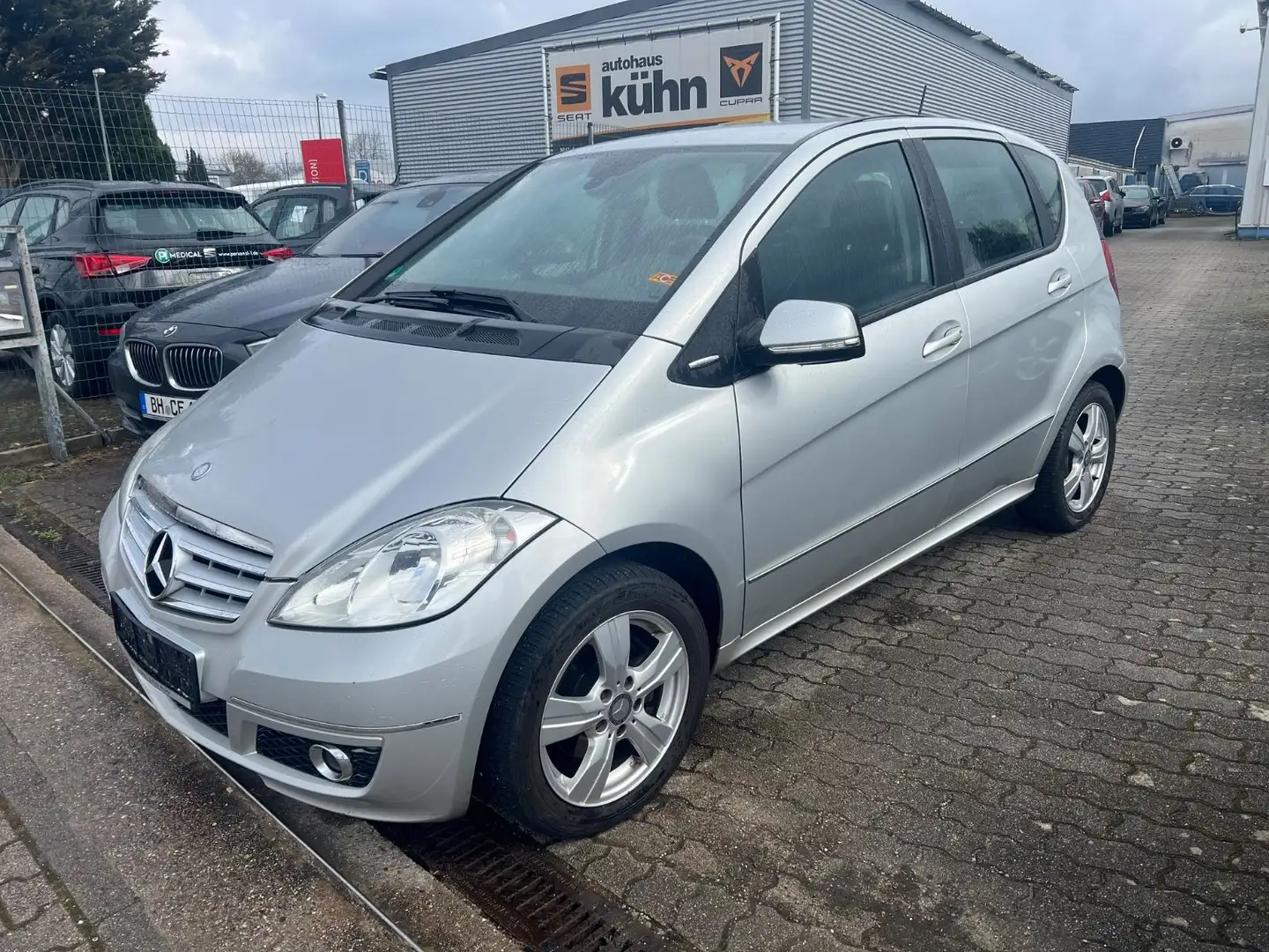Mercedes-Benz A 180 CDI AVANTGARDE , AHK , TEILLEDER Argento - 1
