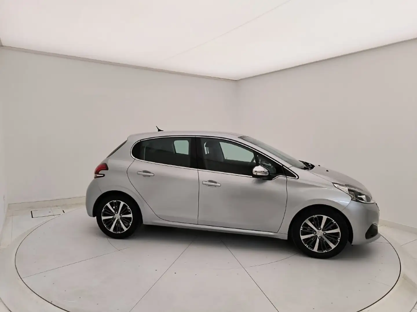 Peugeot 208 5p 1.6 bluehdi Allure 100cv - 2