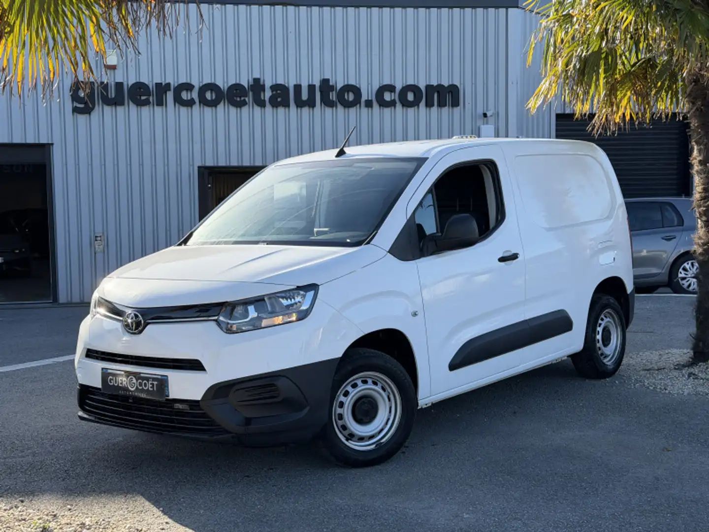Toyota Proace City MEDIUM 100 D-4D BUSINESS Blanc - 2