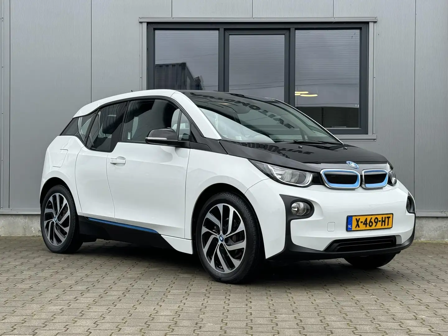 BMW i3 Comfort 22 kWh €12450,- na subsidie - 170 pk - Gro Wit - 2