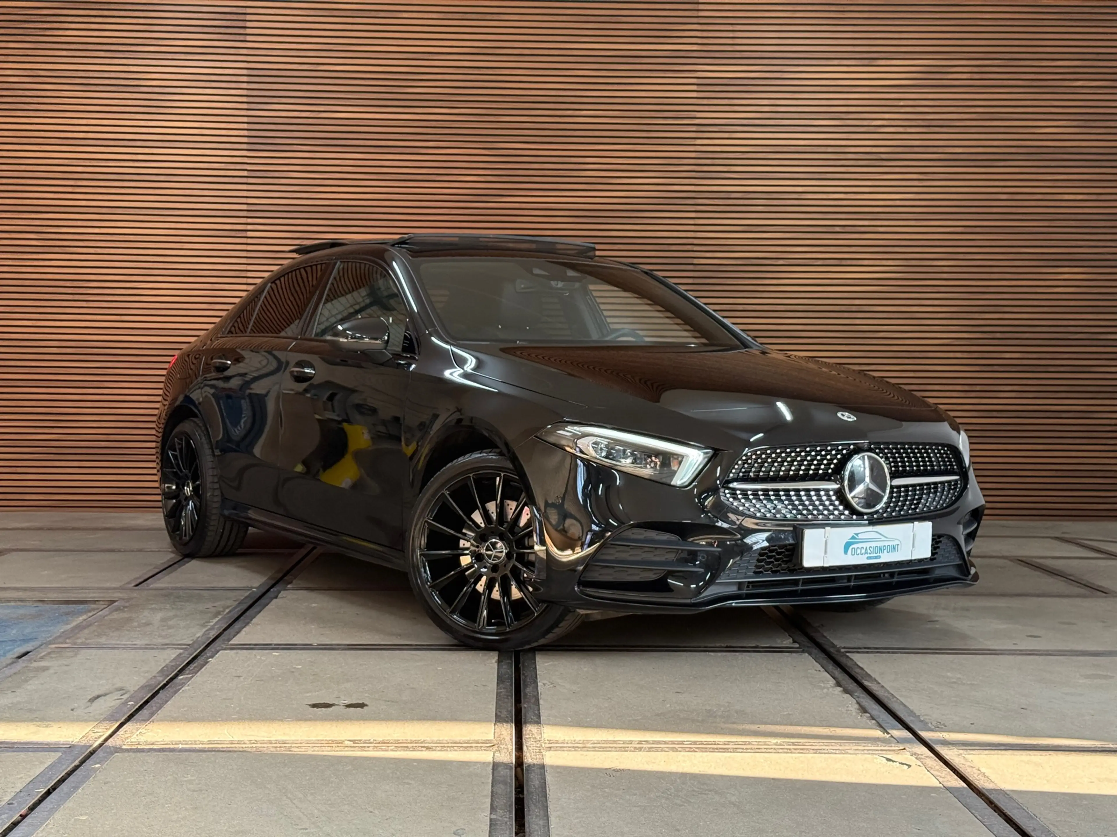 Mercedes-Benz A 250 e AMG Line | Stoelverwarming | Alcantara | Panoram — photo 14