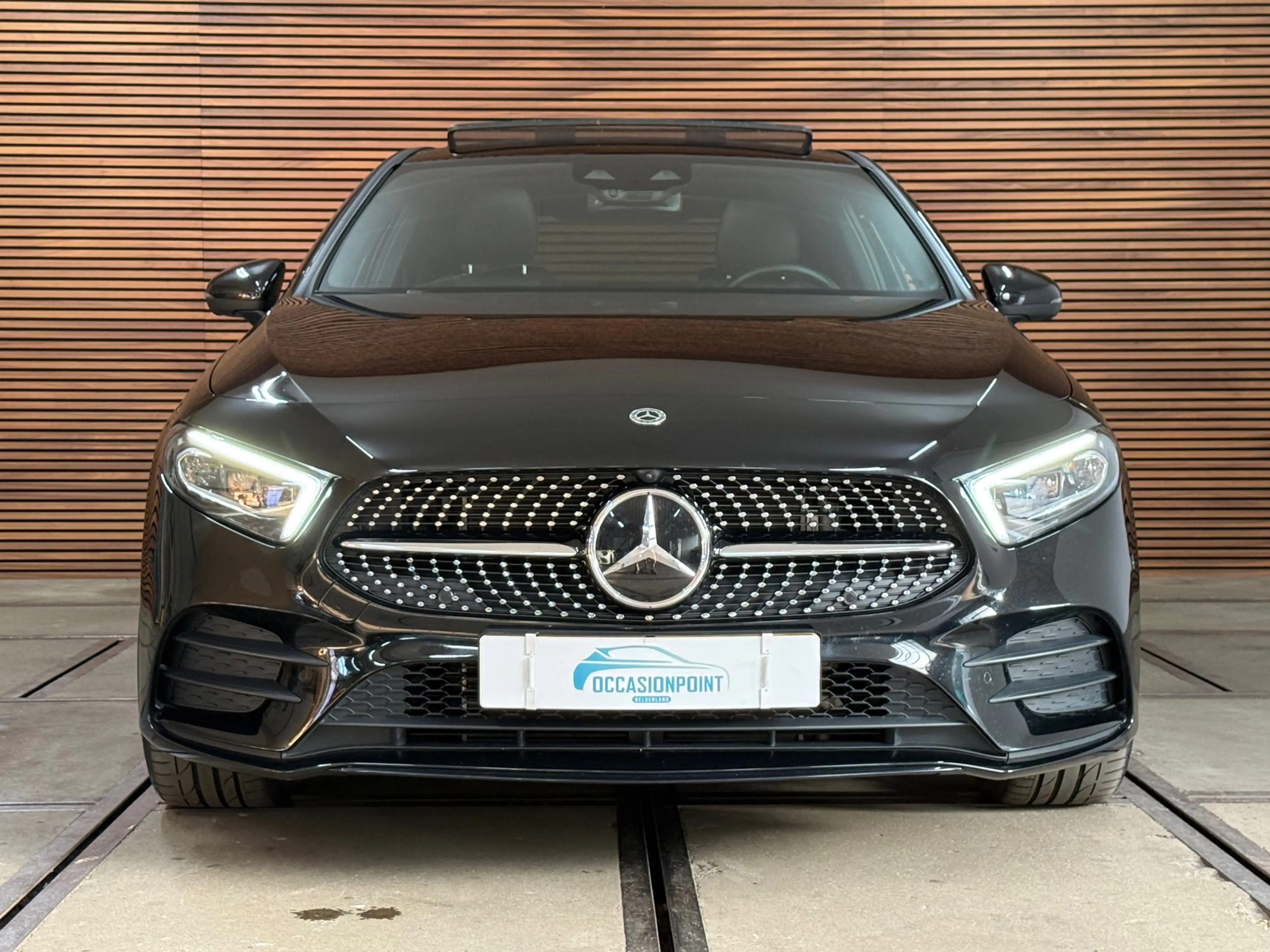 Mercedes-Benz A 250 e AMG Line | Stoelverwarming | Alcantara | Panoram — photo 13