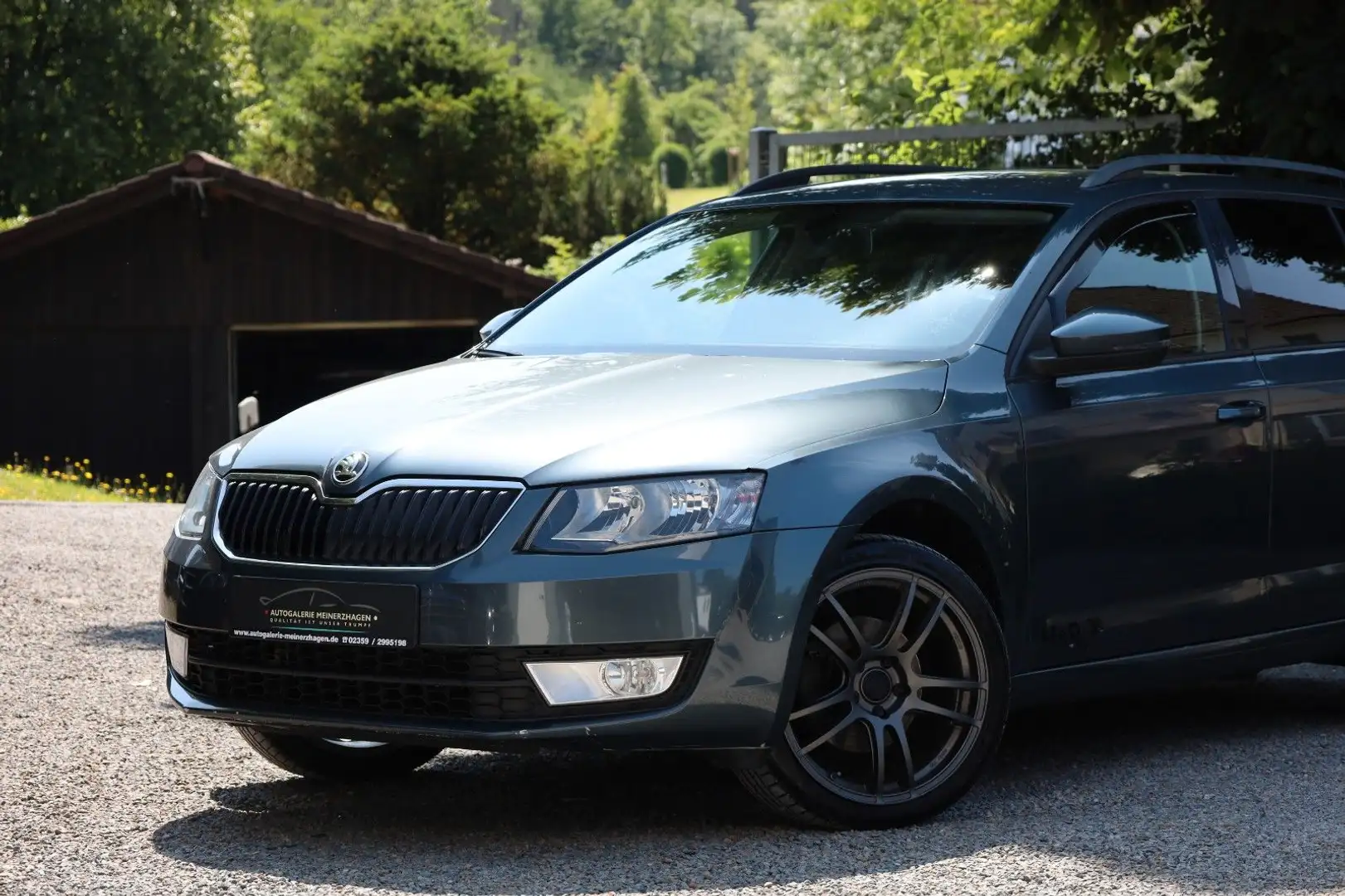 Skoda Octavia 2.0 TDI Combi Ambition 4x4/AHK/NAVI/SHZ/ Grijs - 2