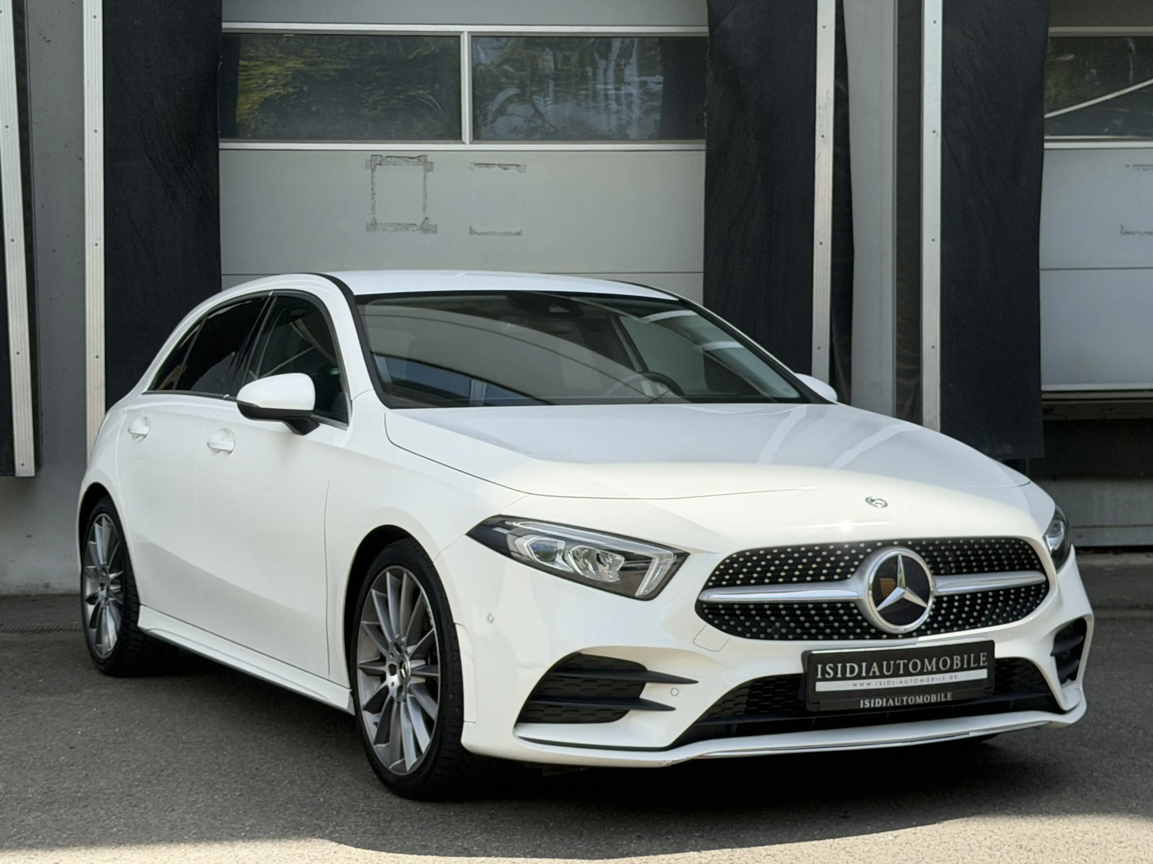 Mercedes-Benz A 250 AMG LED MBUX Ambiente Rü-Kamera 19 — photo 9