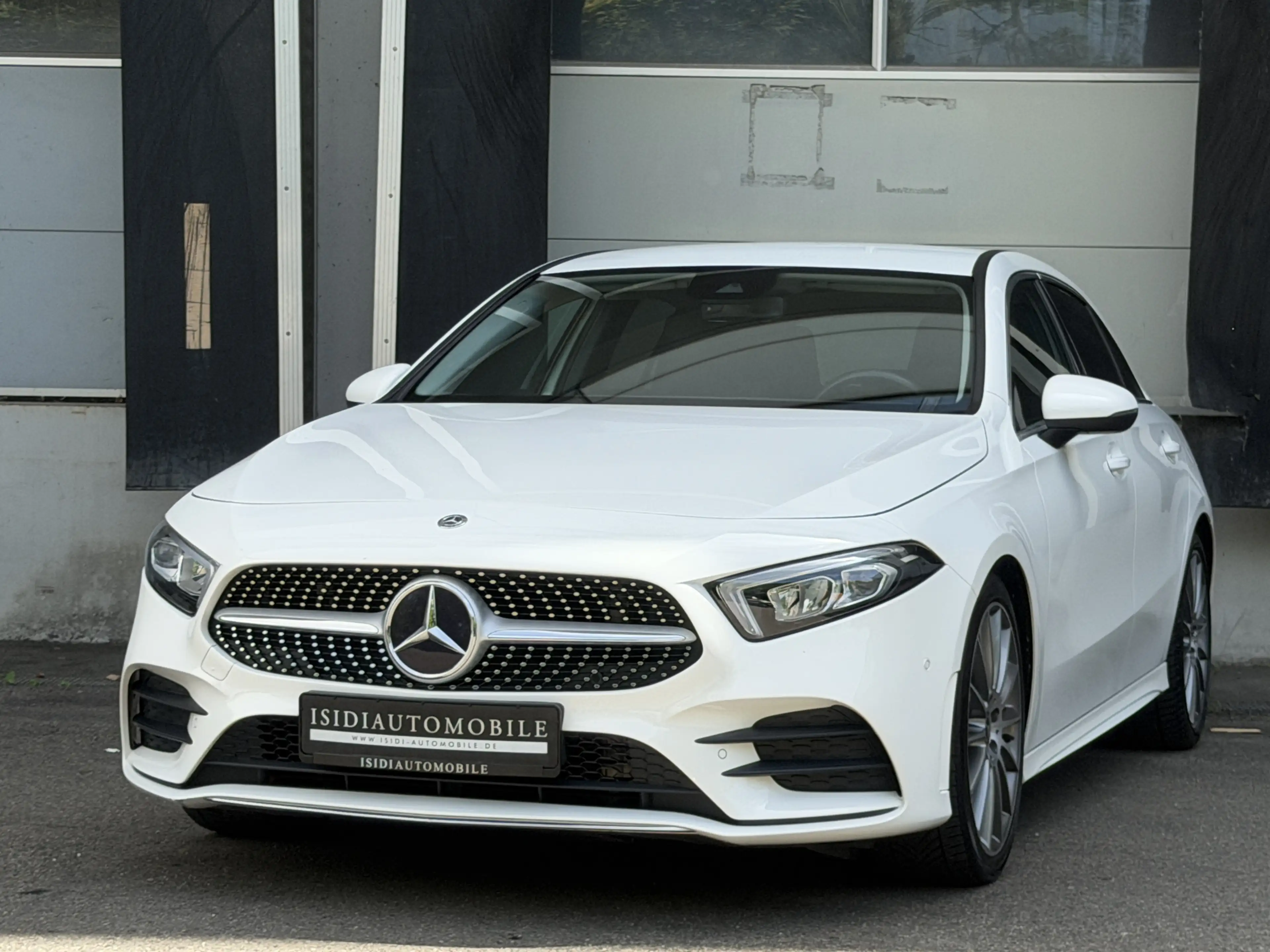 Mercedes-Benz A 250 AMG LED MBUX Ambiente Rü-Kamera 19