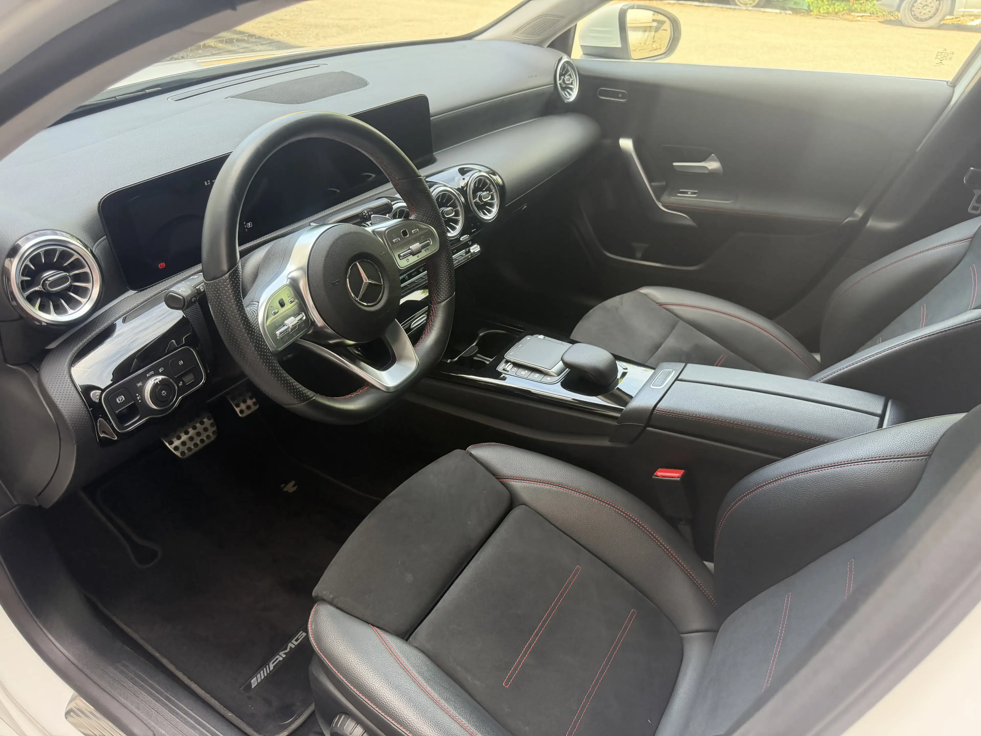 Mercedes-Benz A 250 AMG LED MBUX Ambiente Rü-Kamera 19 — photo 12