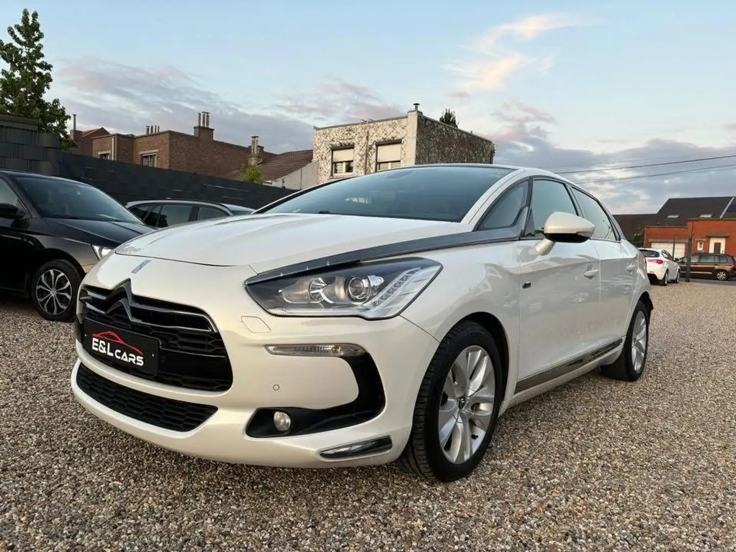 Citroen DS5 2.0 HDi 4WD Sport Chic **12 mois de garantie** Biały - 2