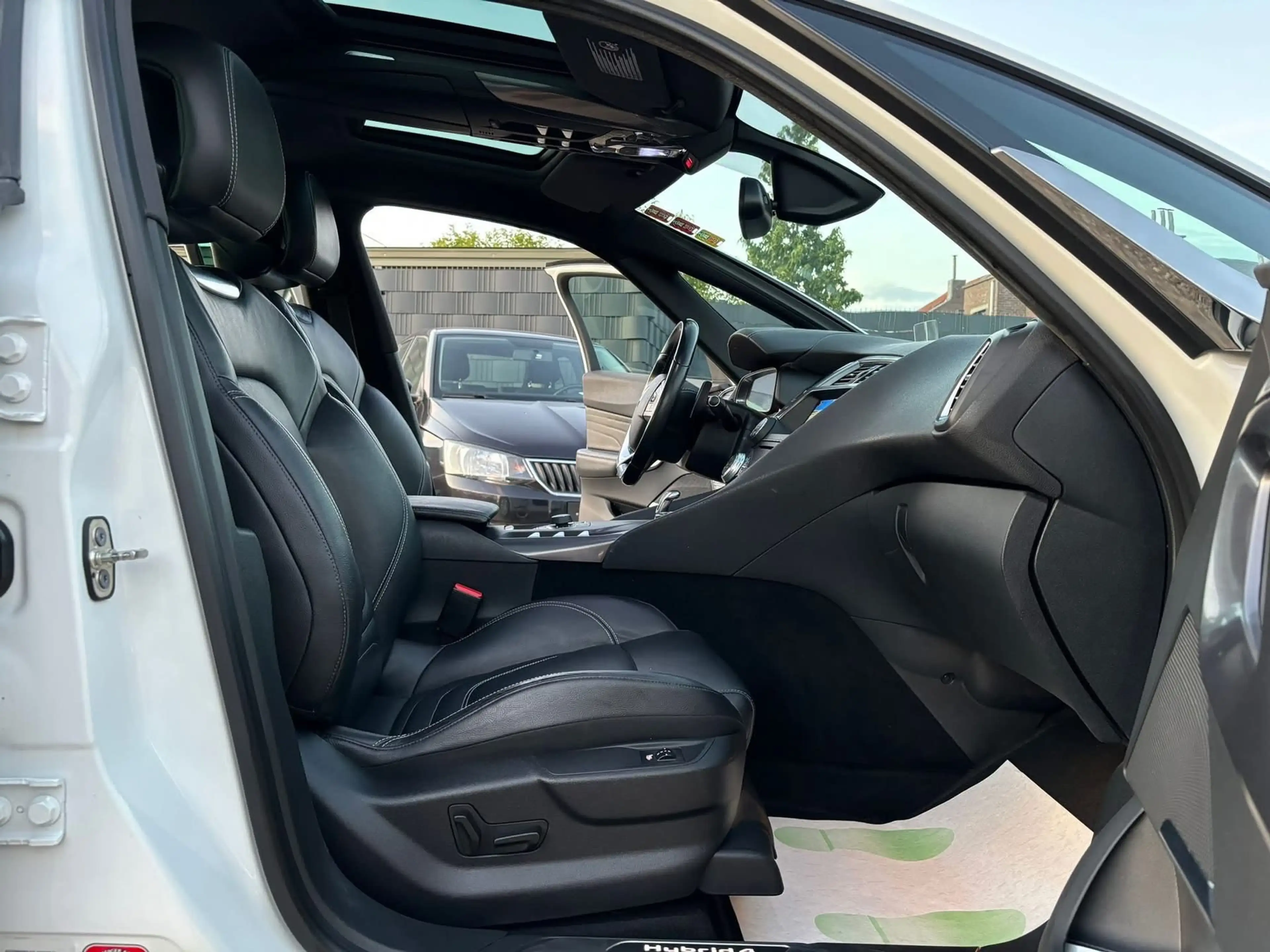 Citroen DS5 2.0 HDi Sport Chic **12 mois de garantie** — photo 14
