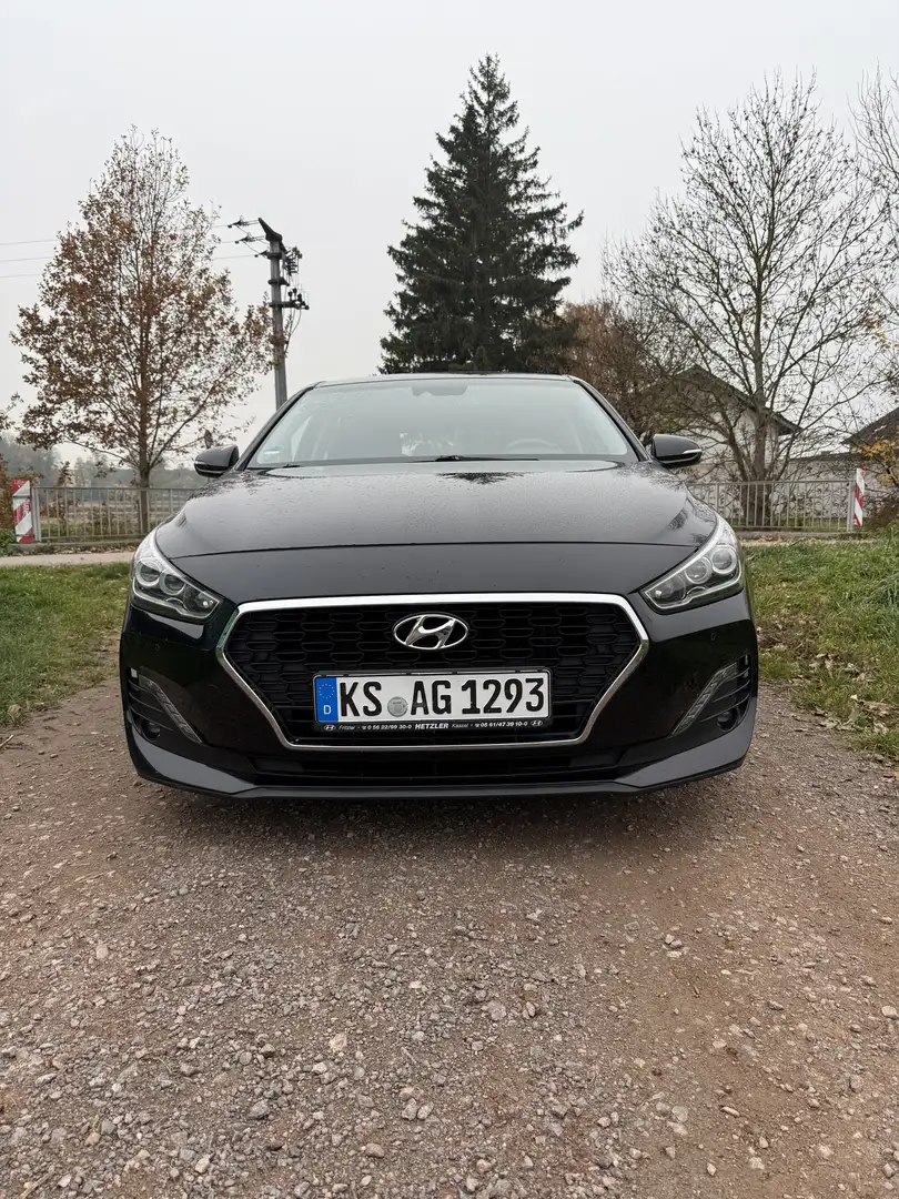 Hyundai i30 YES! Plus Schwarz - 2