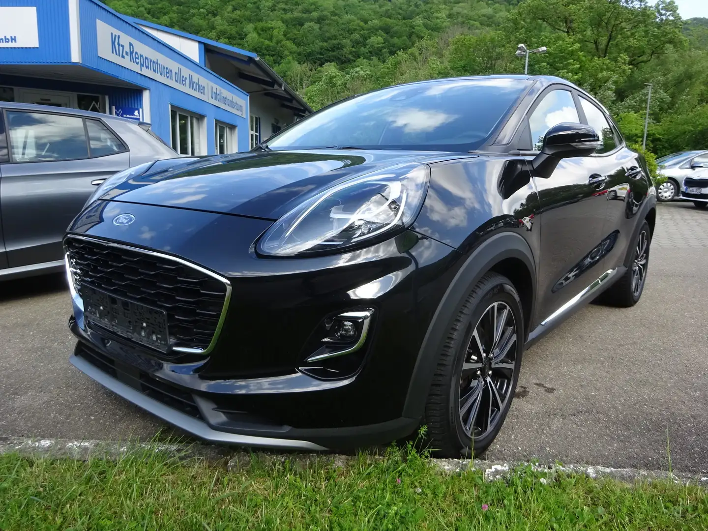 Ford Puma Titanium 92kw 125PS Navi Winterpaket PDC hi Tempom Noir - 1
