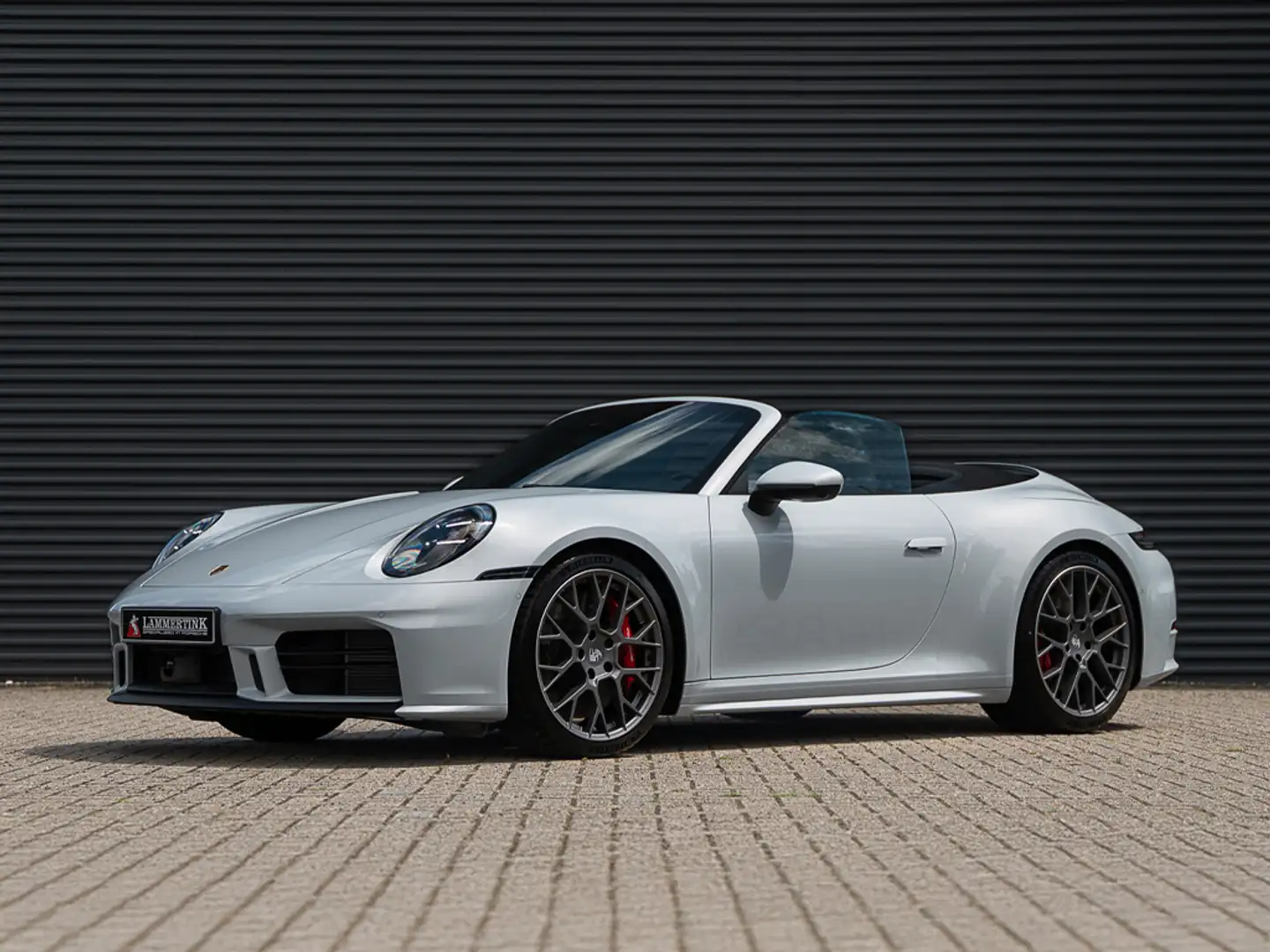 Porsche 992 Cabrio 3.0 Carrera S Gris - 1