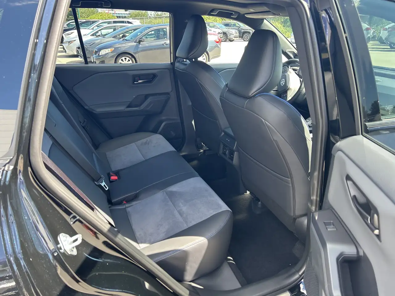 Toyota RAV 4 photo Toyota RAV 4