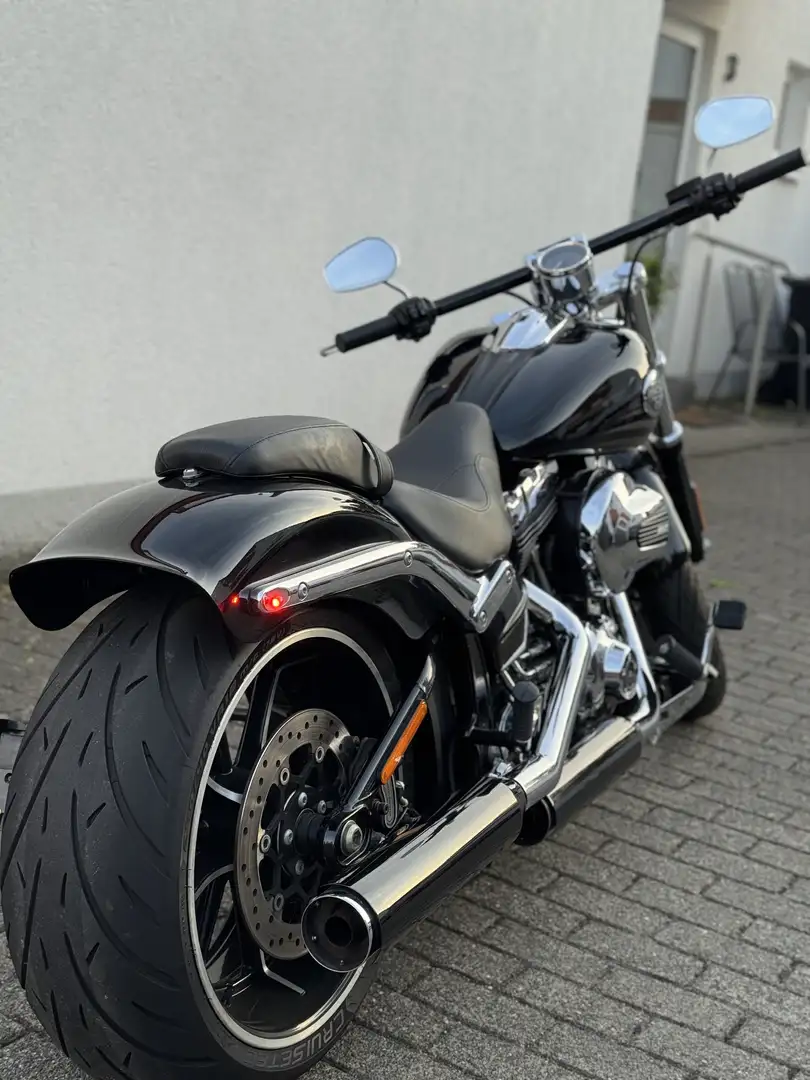 Harley-Davidson Breakout vivid black Schwarz - 1