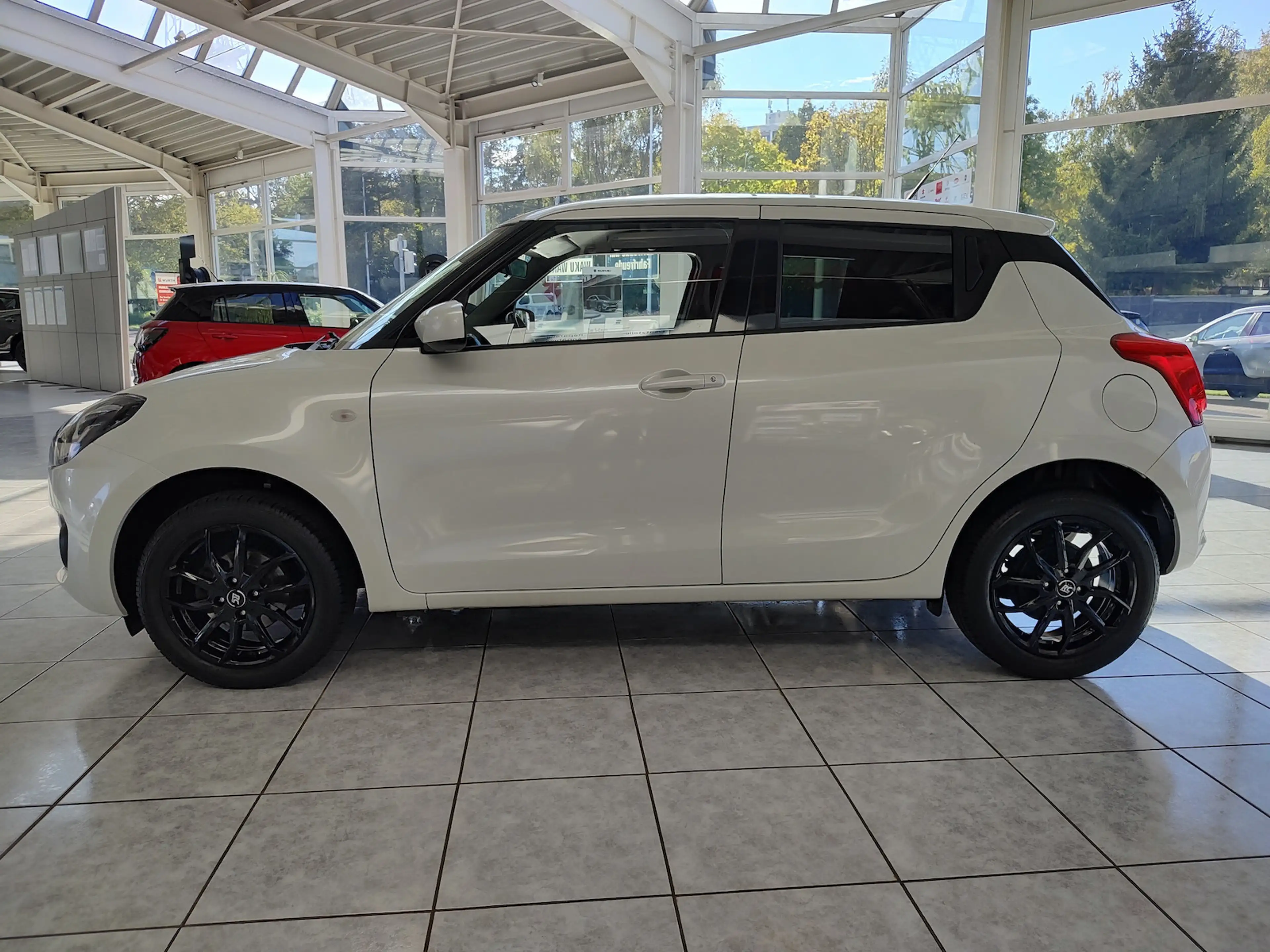 Suzuki Swift 1.2 Dualjet Hybrid Comfort 4x4 Audio Syst. — photo 11
