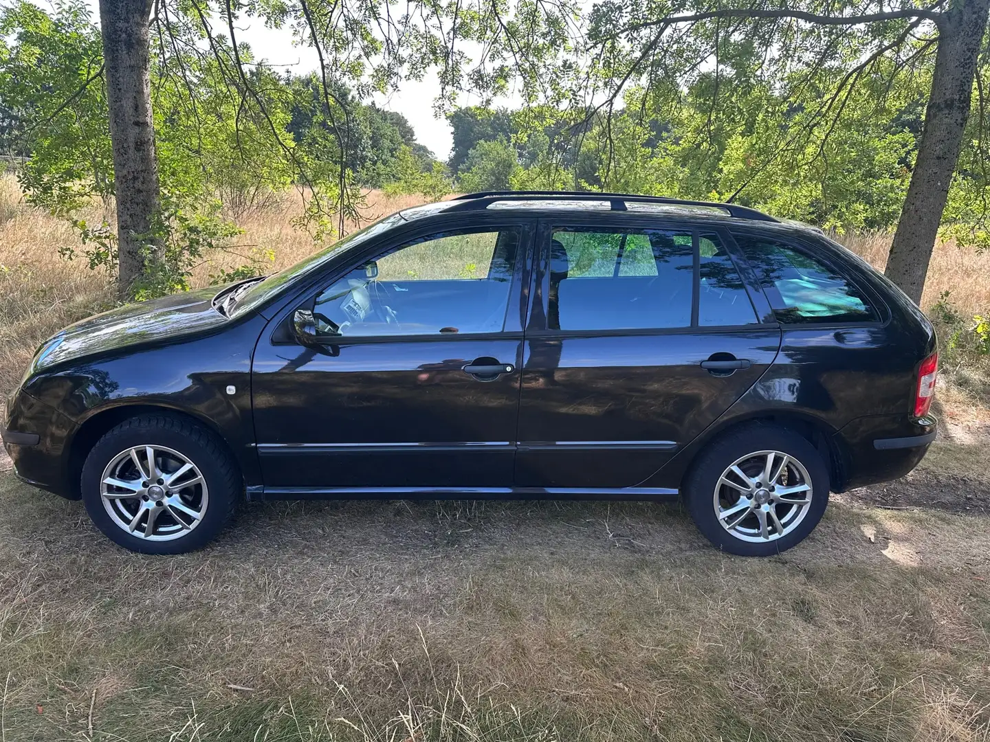 Skoda Fabia Combi 1.4 TDI Equipe plus apk t/m 07-06-2025 Noir - 2