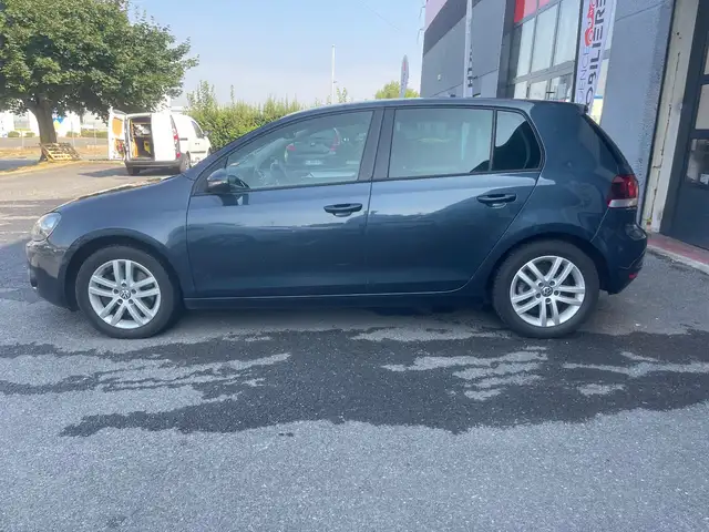 Volkswagen Golf view 4