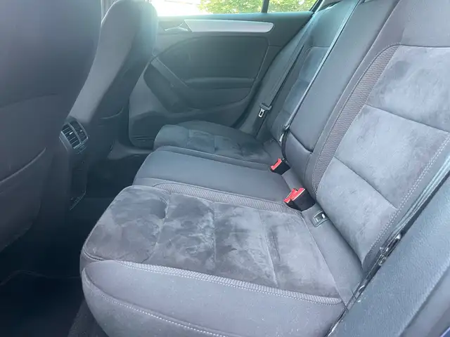 Volkswagen Golf view 19