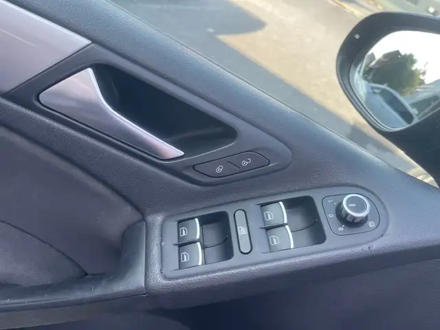 Volkswagen Golf view 17