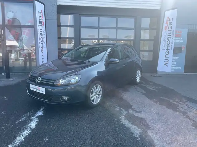 Volkswagen Golf view 3