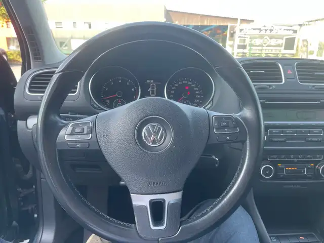 Volkswagen Golf view 9