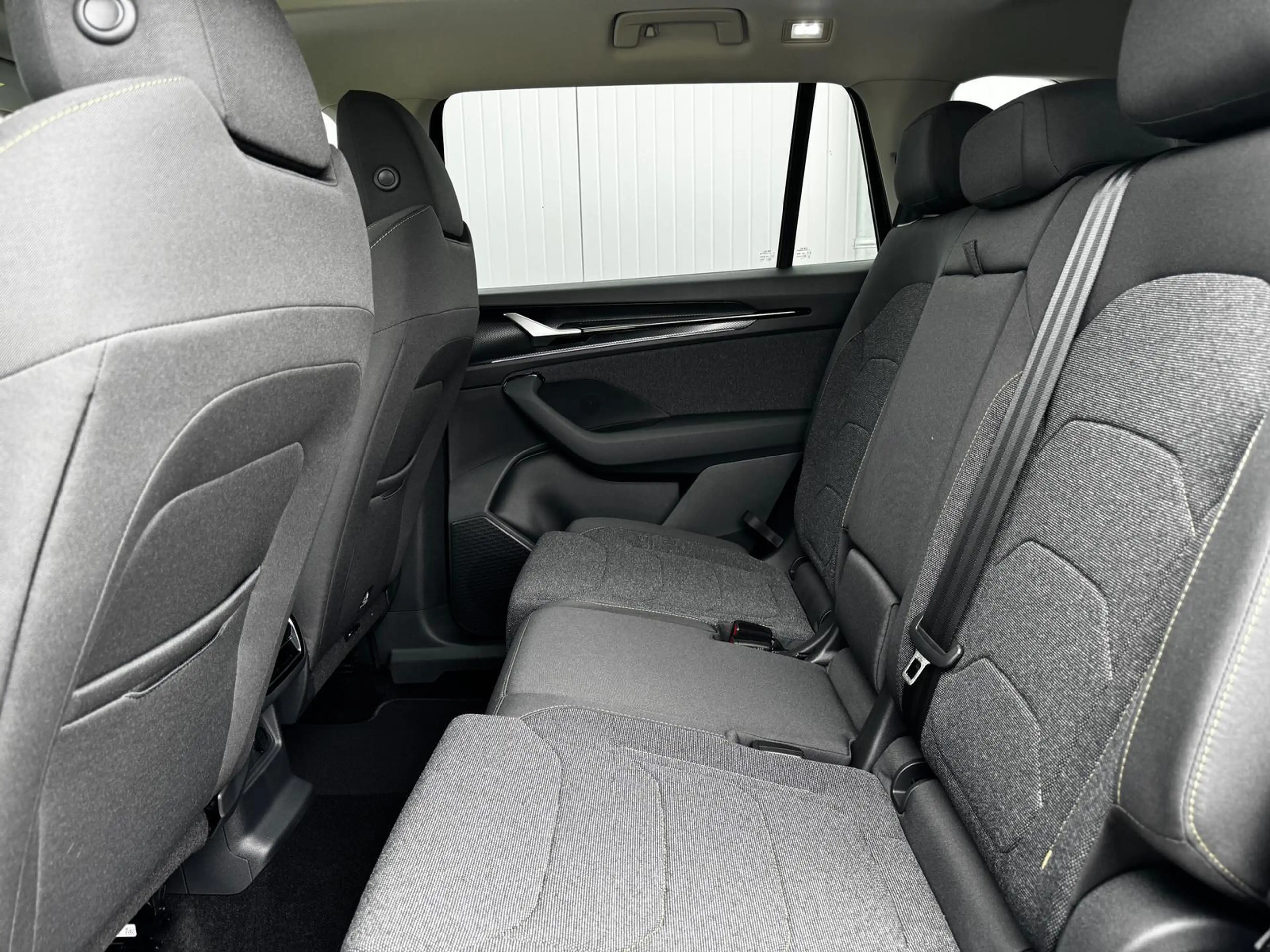 Skoda Kodiaq 2.0 TDI 142 kW 4x4 Selection DSG 7 Sitzer 19 Zo... — photo 10